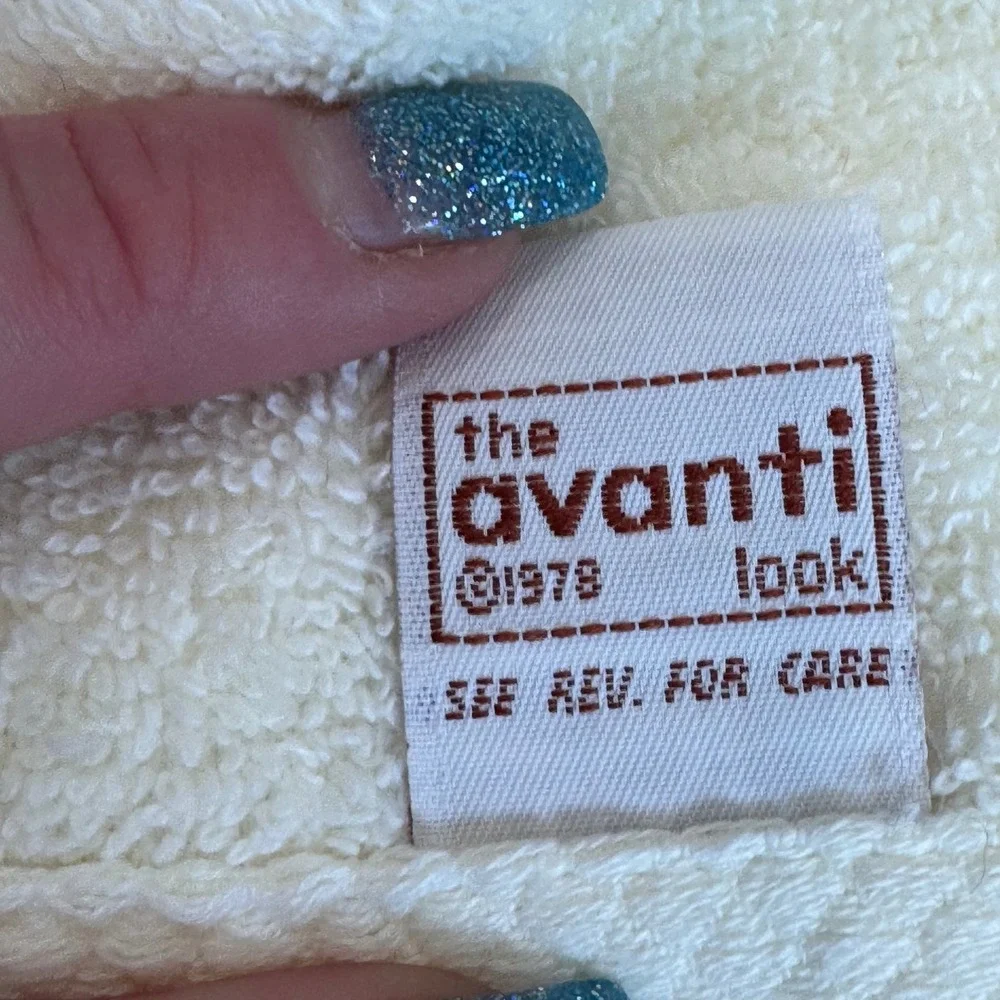 Vintage Avanti Look Cream Lace Ruffle Bath & Hand Towel Set 1978 Cottagecore 2pc